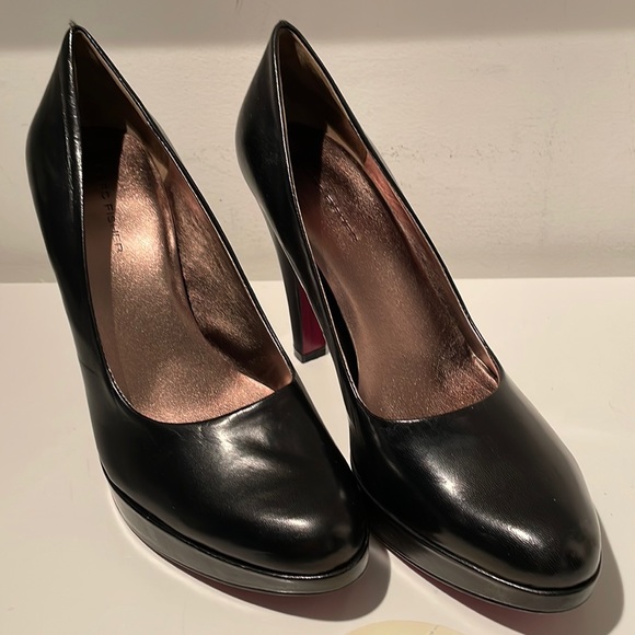 MARC FISHER BRAND NEW BLACK LEATHER PLATFORM HEELS - Picture 4 of 13